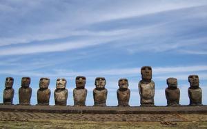 Moais