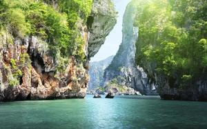 Rocas y mar en Krabi