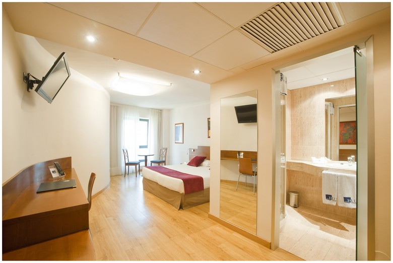 Hotel Longoria Plaza