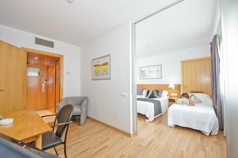 Aparthotel Atenea Vall�s