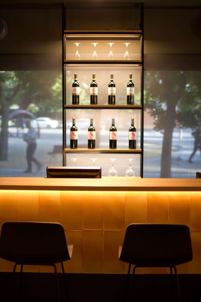Aparthotel Atenea Vall�s