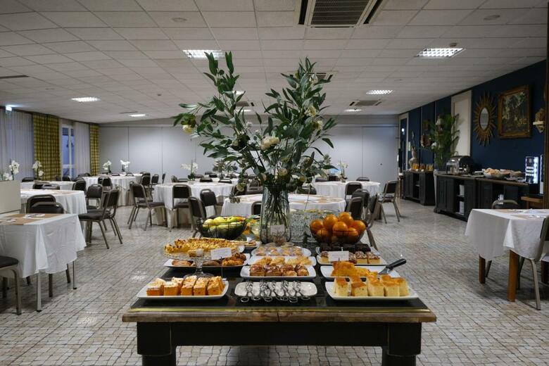 Hotel Rainha D. Amelia, Arts & Leisure