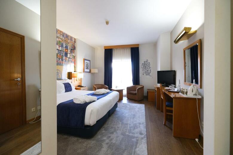 Hotel Rainha D. Amelia, Arts & Leisure
