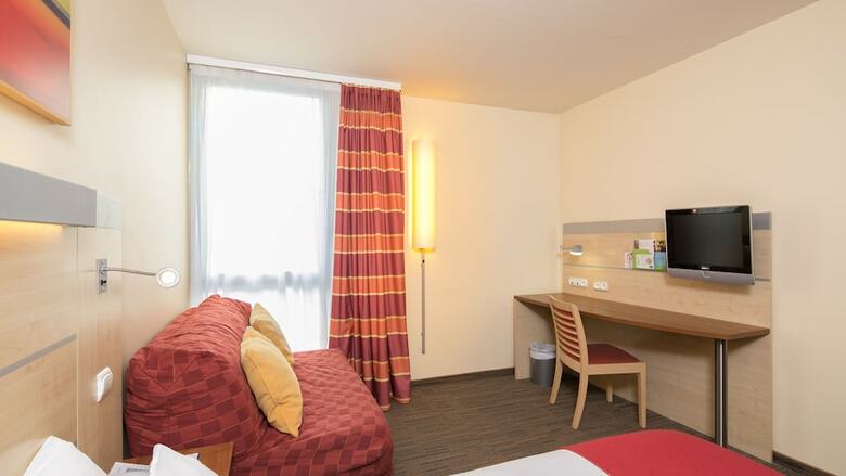 Hotel Express By Holiday Inn Saint-nazaire