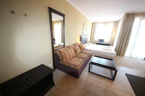 Menada Apartments In Royal Beach