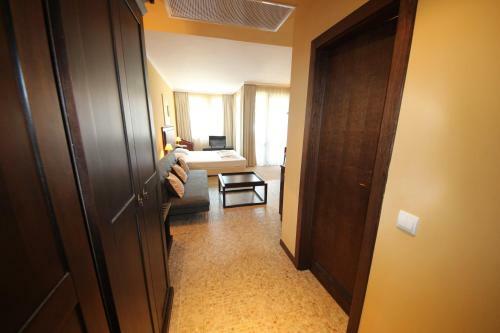 Menada Apartments In Royal Beach