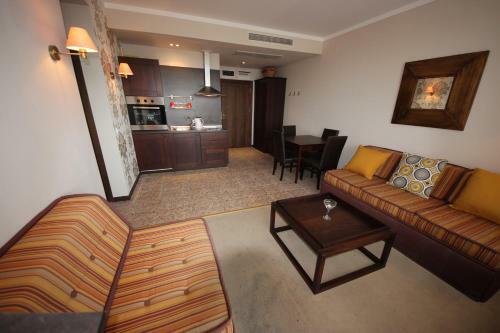 Menada Apartments In Royal Beach
