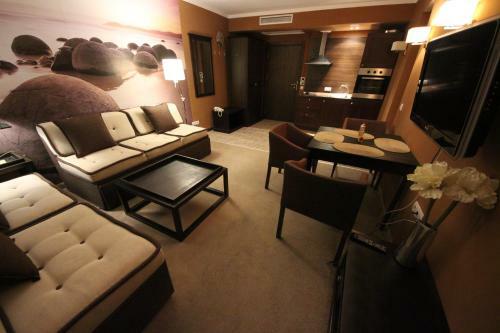 Menada Apartments In Royal Beach