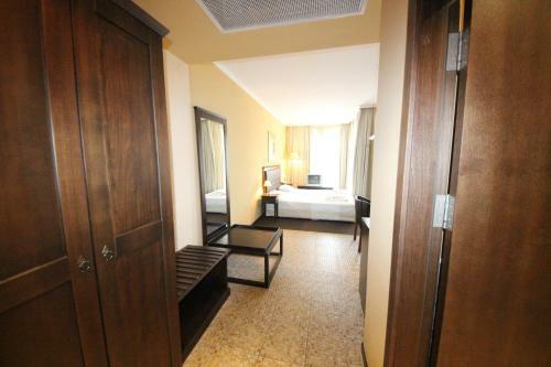 Menada Apartments In Royal Beach
