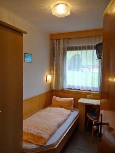 Hostal Ski & Bike Pension Maria