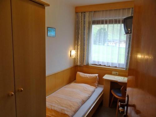 Hostal Ski & Bike Pension Maria