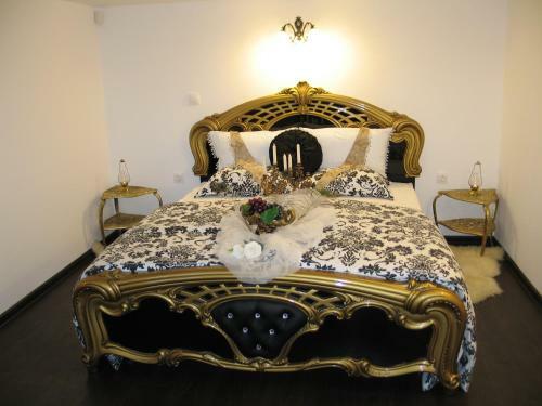 Hostal Guesthouse Versailles