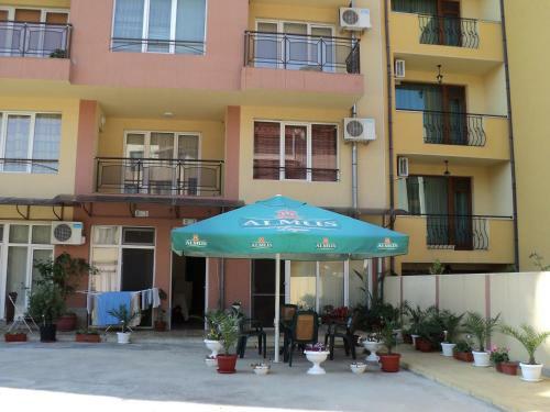 Meni Apartments And Guest Rooms