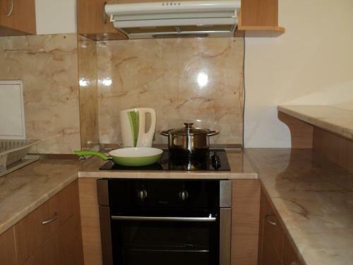 Meni Apartments And Guest Rooms