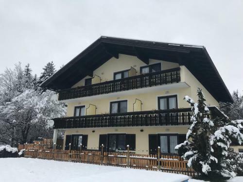 Hostal Pension Waldschenke Am W�rthersee