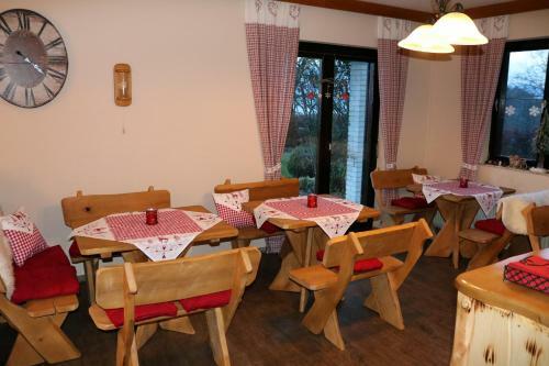 Hostal Pension Waldschenke Am W�rthersee