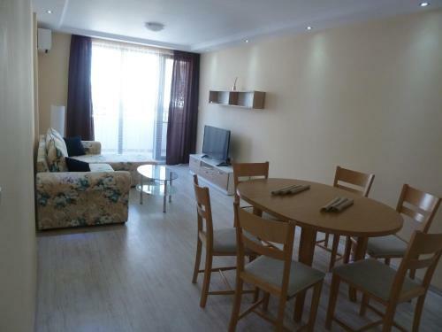 Golden Dunes Primorsko Apartments