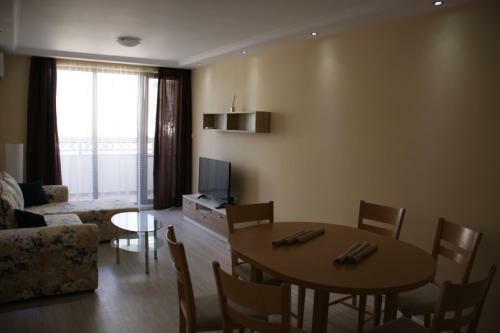 Golden Dunes Primorsko Apartments