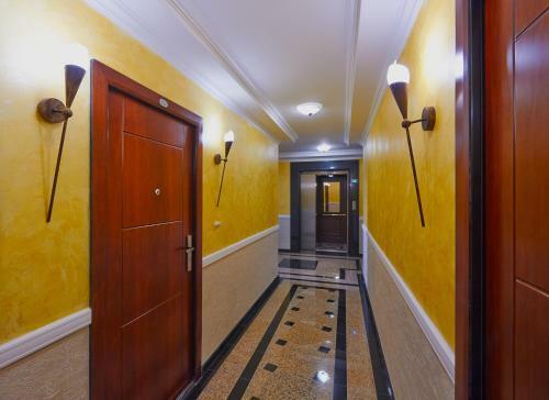 Rose Gardens Apartments