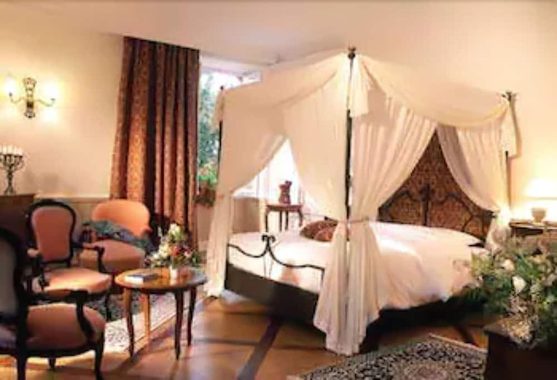 Hotel Ch�teau Des Comtes De Challes