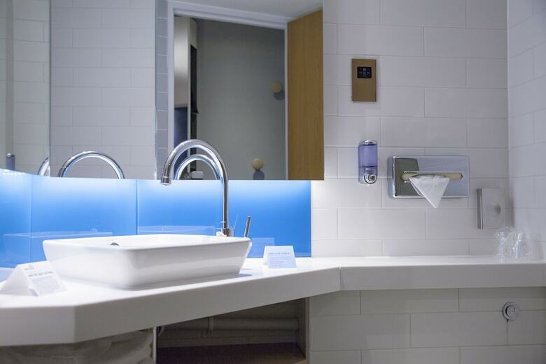Hotel Express By Holiday Inn Cardiff Bay