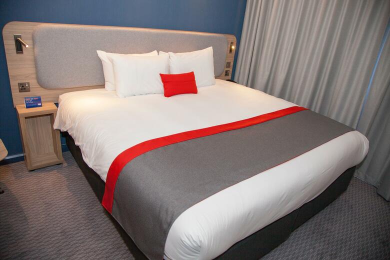 Hotel Express By Holiday Inn Cardiff Bay