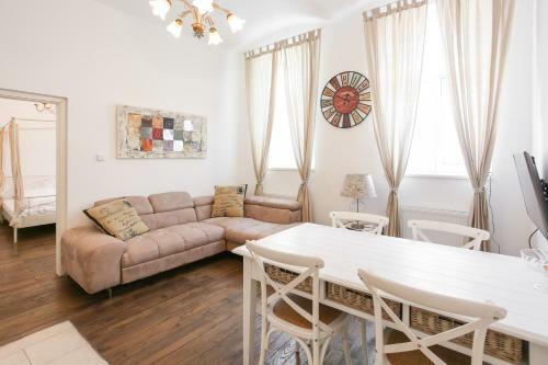 Vintage Apartments Sch�nbrunn