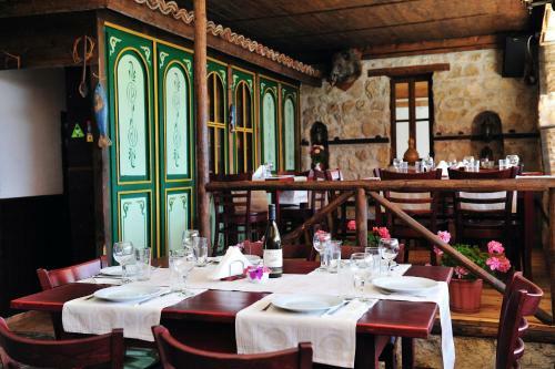 Hostal Family Hotel The Hunter's Lodge