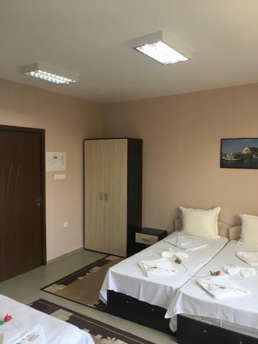 Hostal Guest Rooms Stoni