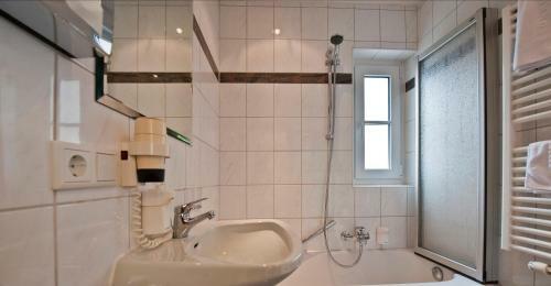 Hostal Haus Stefanie - Adults Only