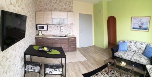 Private Home Yani Popov