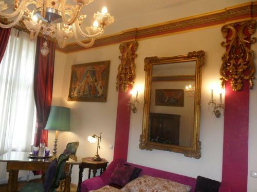 Hostal B&B Near Castle
