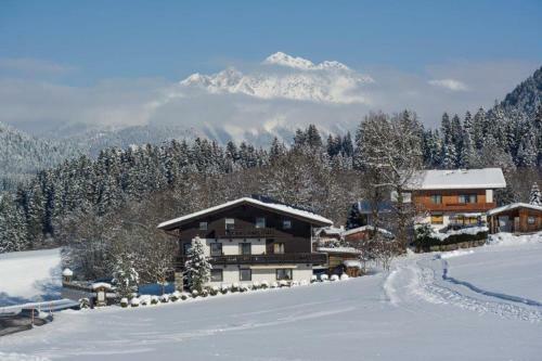 Bed & Breakfast G�stehaus H�lzl