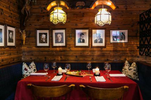 Hostal Traditionsgasthof Wei�bacher