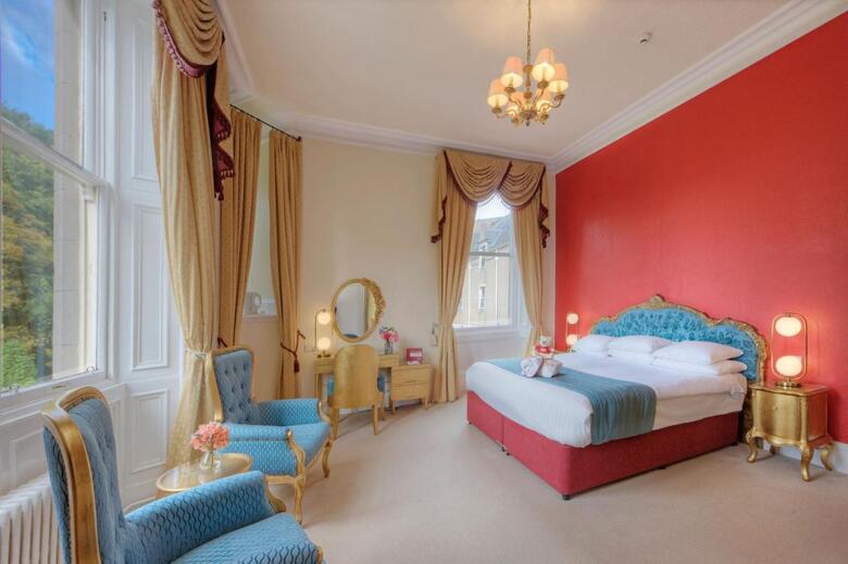 Newton Hotel