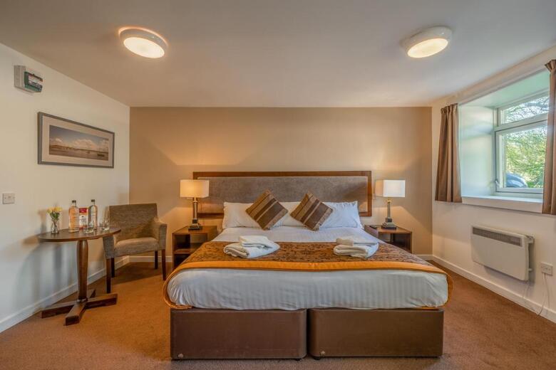 Newton Hotel