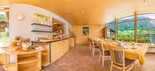 Hostal Pension Tina