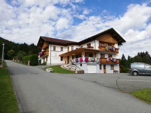 Aparthotel Hotel Pension Kristall