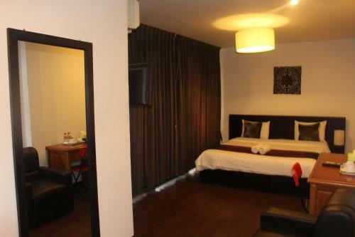 River Star Hotel