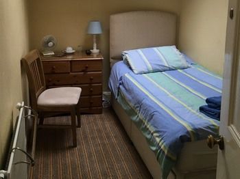 Albergue Burton Villa Guest House