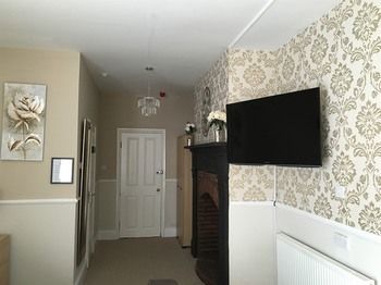 Albergue Burton Villa Guest House