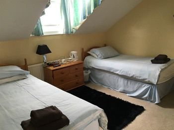 Albergue Burton Villa Guest House