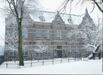 Hotel College