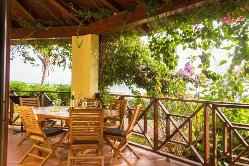 2 Bedroom Beachfront Apartment - Porto Antigo 2