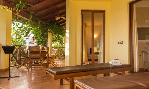 2 Bedroom Beachfront Apartment - Porto Antigo 2