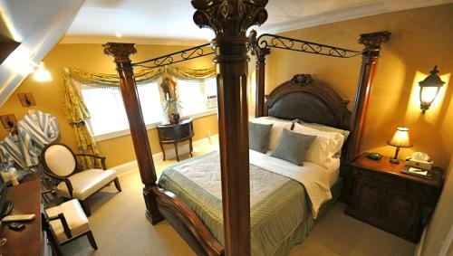 Creighton Manor Inn Bed & Breakfast