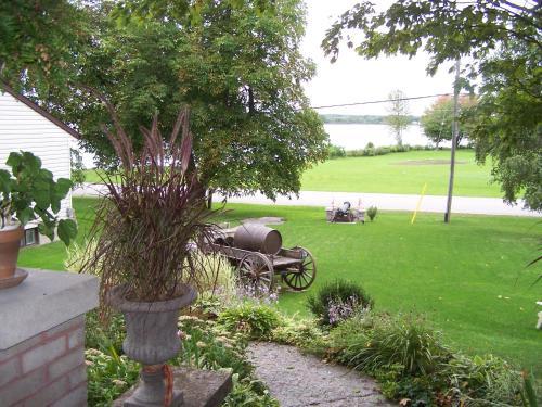 Creighton Manor Inn Bed & Breakfast