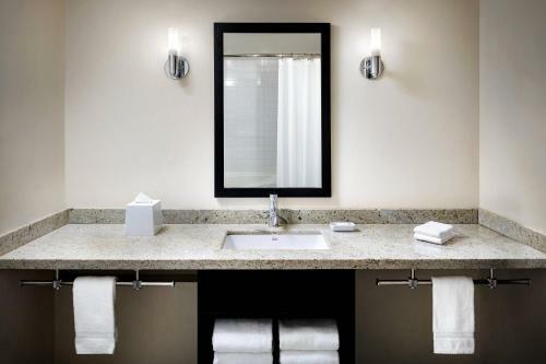 Hotel Four Points By Sheraton Mississauga Meadowvale