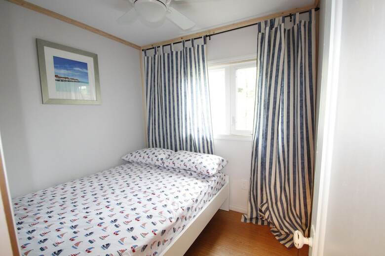 Lakefront Cottage In Manitou Beach