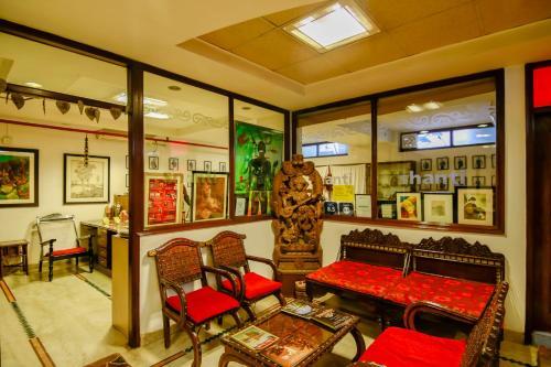 Hotel Shanti Home